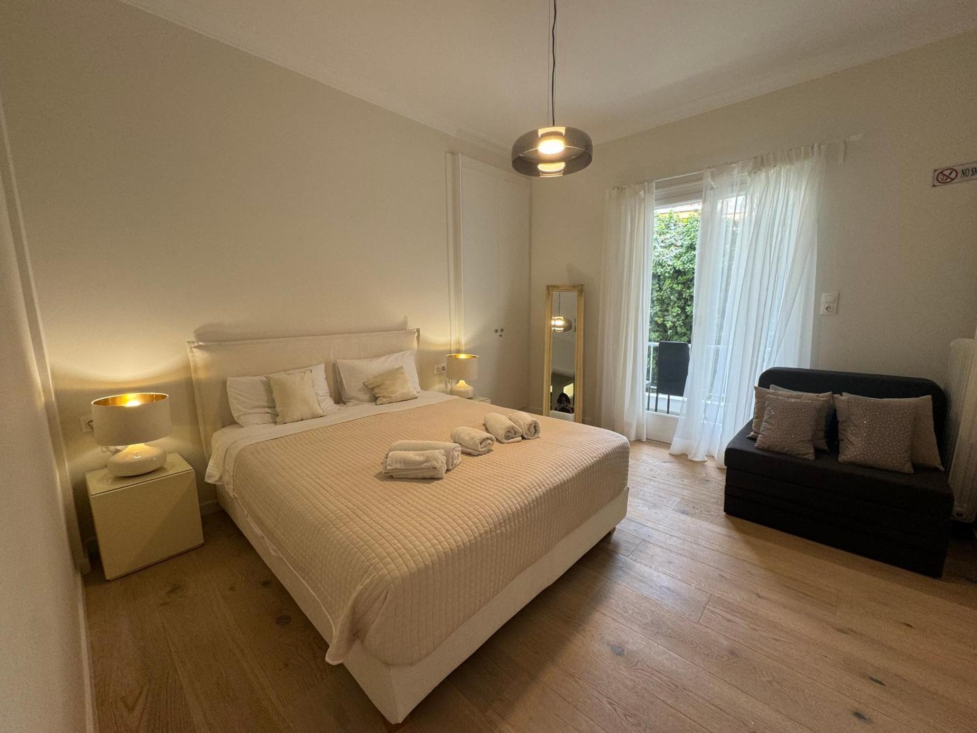 Acropolis Flat *